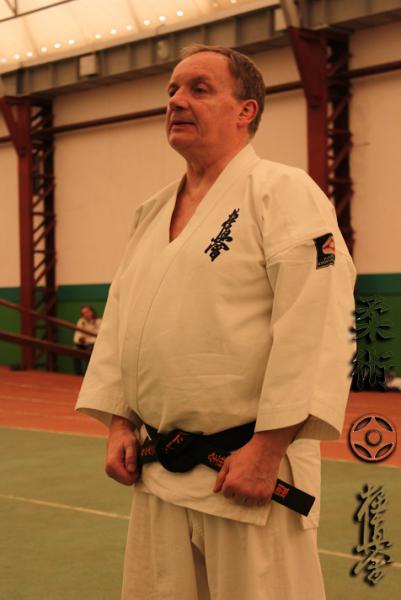    (. Andrzej Drewniak).  2014. 